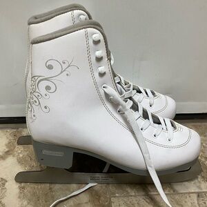 Bladerunner Recreational Ice/figure skates